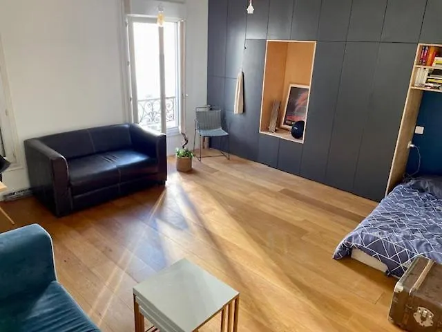 Beau Studio Spacieux